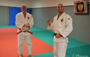 JUDO: Remise du pin's présidentiel