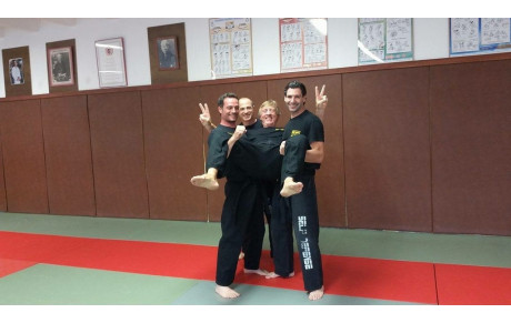 SELF DÉFENSE - KRAV MAGA